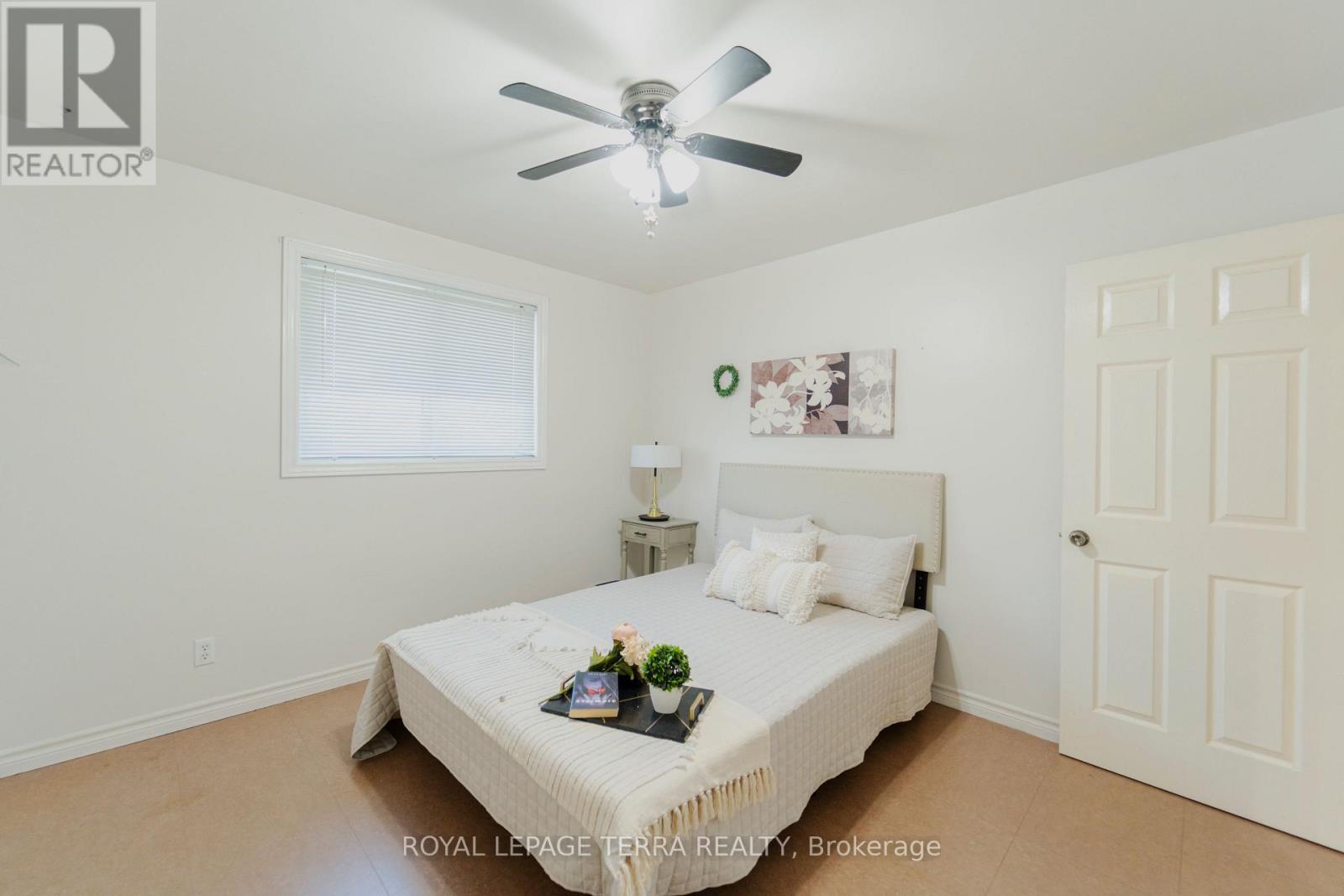 Photo 19 of 55 Eastbury Drive, Hamilton ON