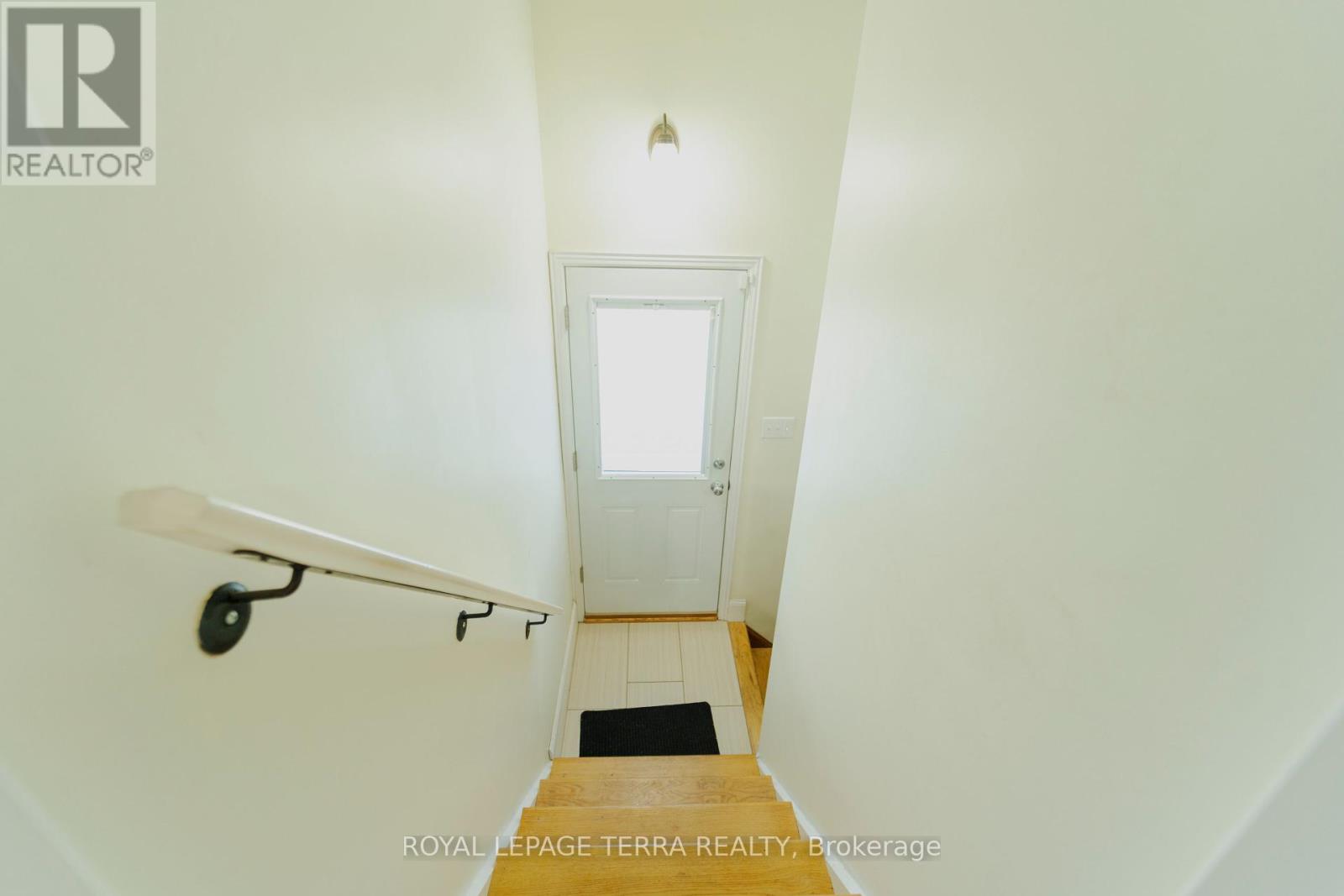 Photo 27 of 55 Eastbury Drive, Hamilton ON