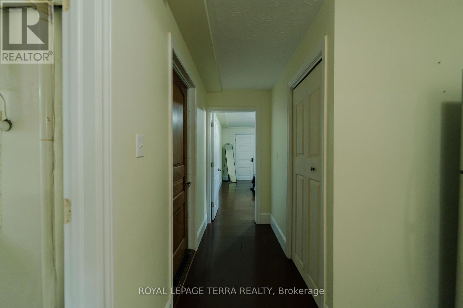 Photo 31 of 55 Eastbury Drive, Hamilton ON