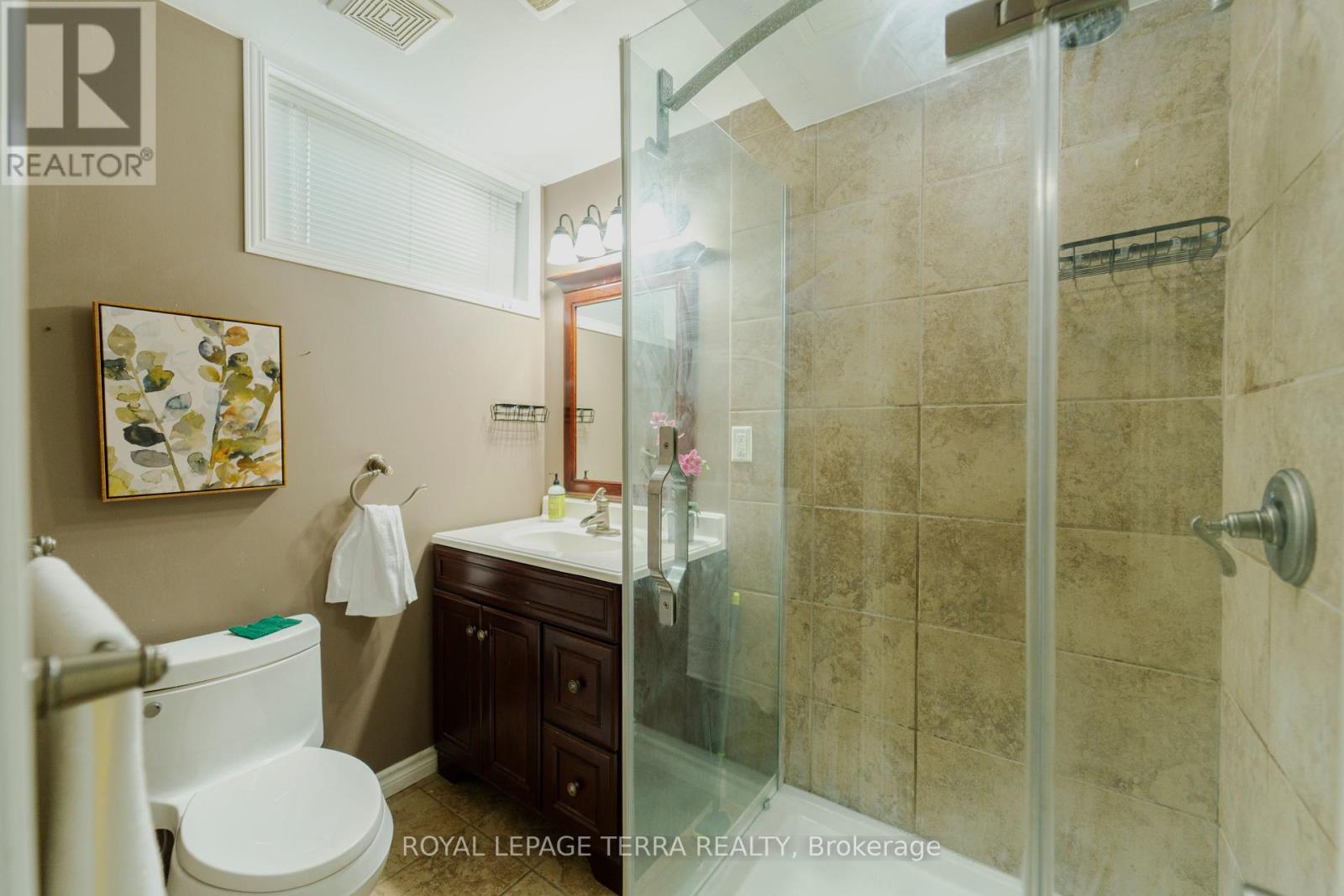 Photo 32 of 55 Eastbury Drive, Hamilton ON