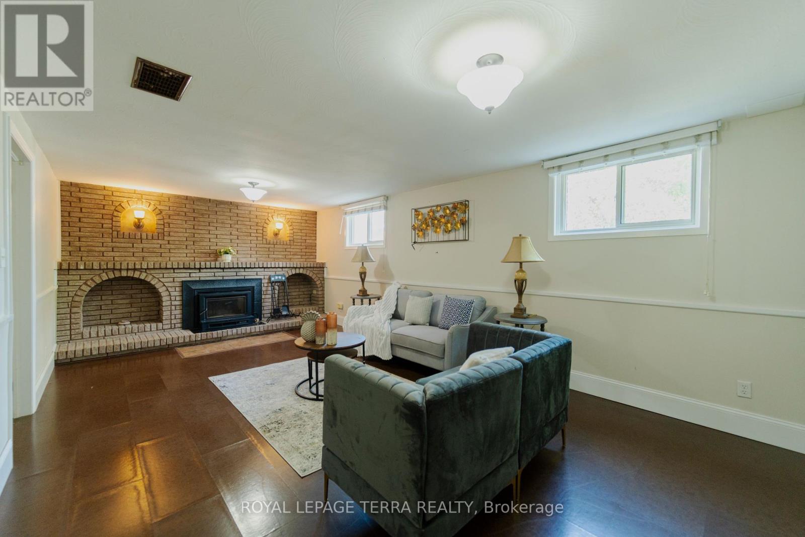 Photo 34 of 55 Eastbury Drive, Hamilton ON