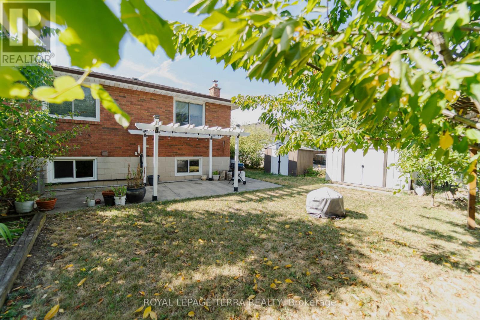 Photo 41 of 55 Eastbury Drive, Hamilton ON