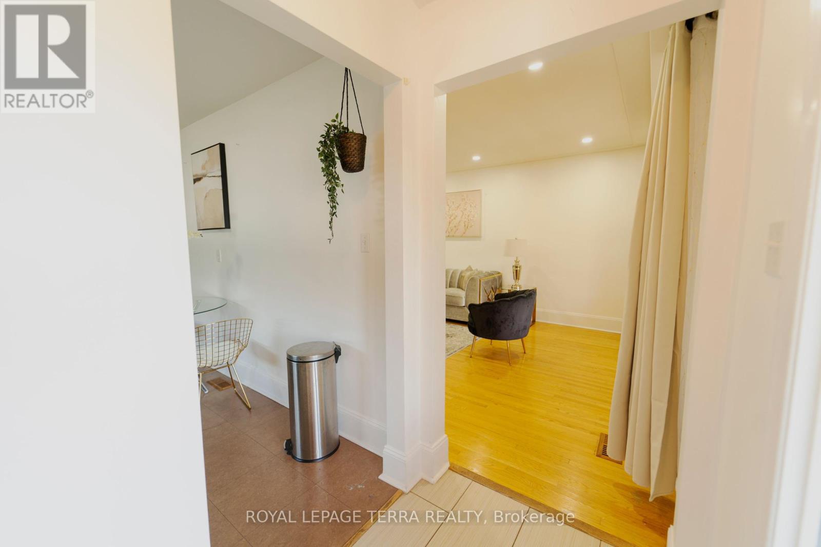Photo 7 of 55 Eastbury Drive, Hamilton ON
