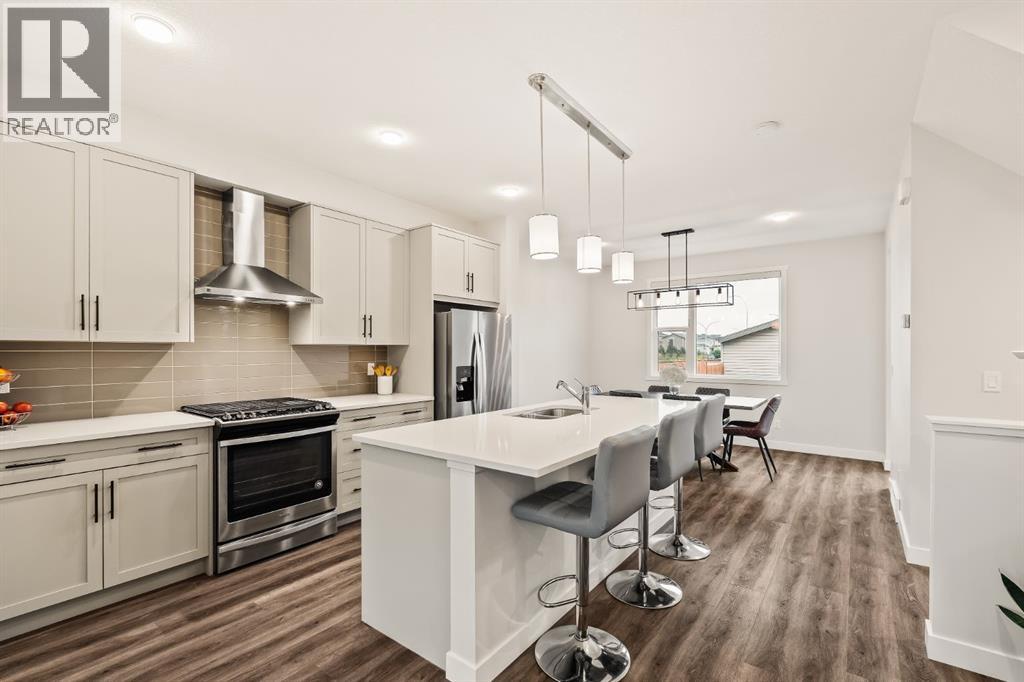 Photo 10 of 422 Walgrove Way Se, Calgary AB