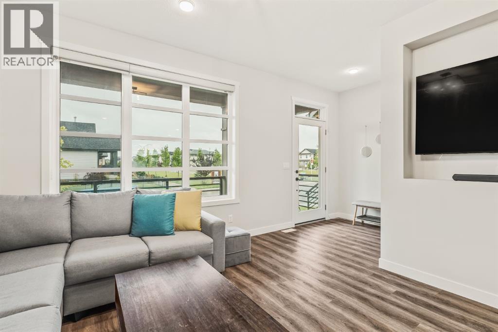 Photo 7 of 422 Walgrove Way Se, Calgary AB
