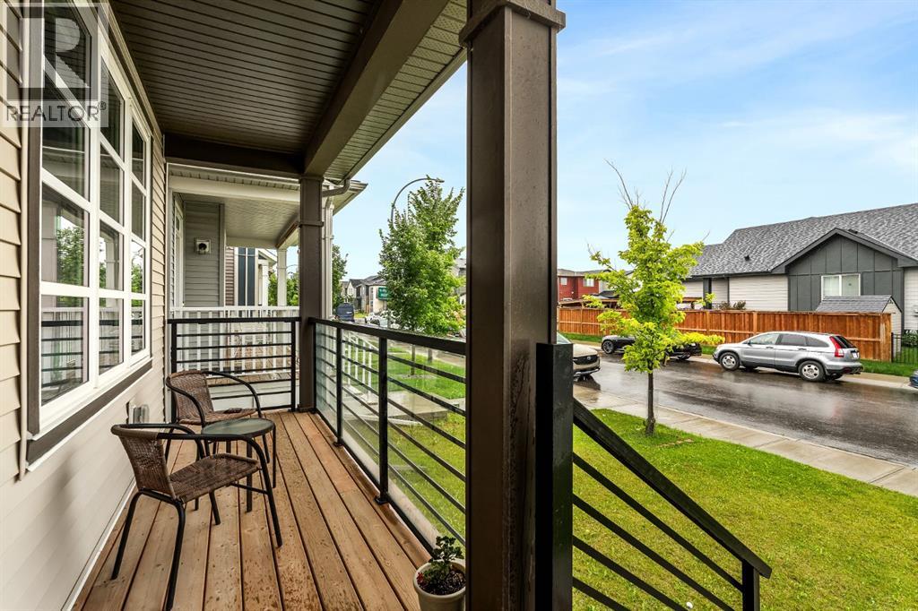 Photo 4 of 422 Walgrove Way Se, Calgary AB