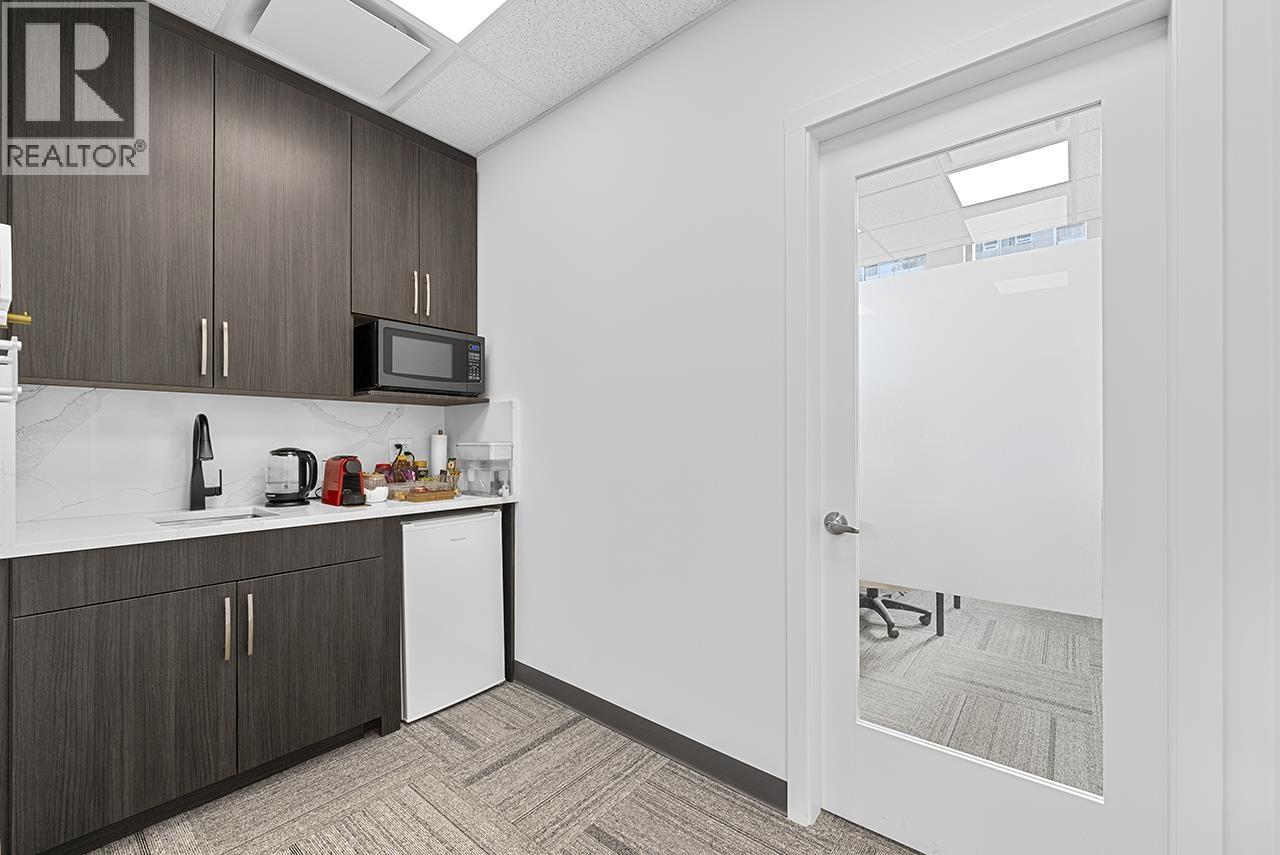 Photo 6 of 612 6378 Silver Avenue, Burnaby BC