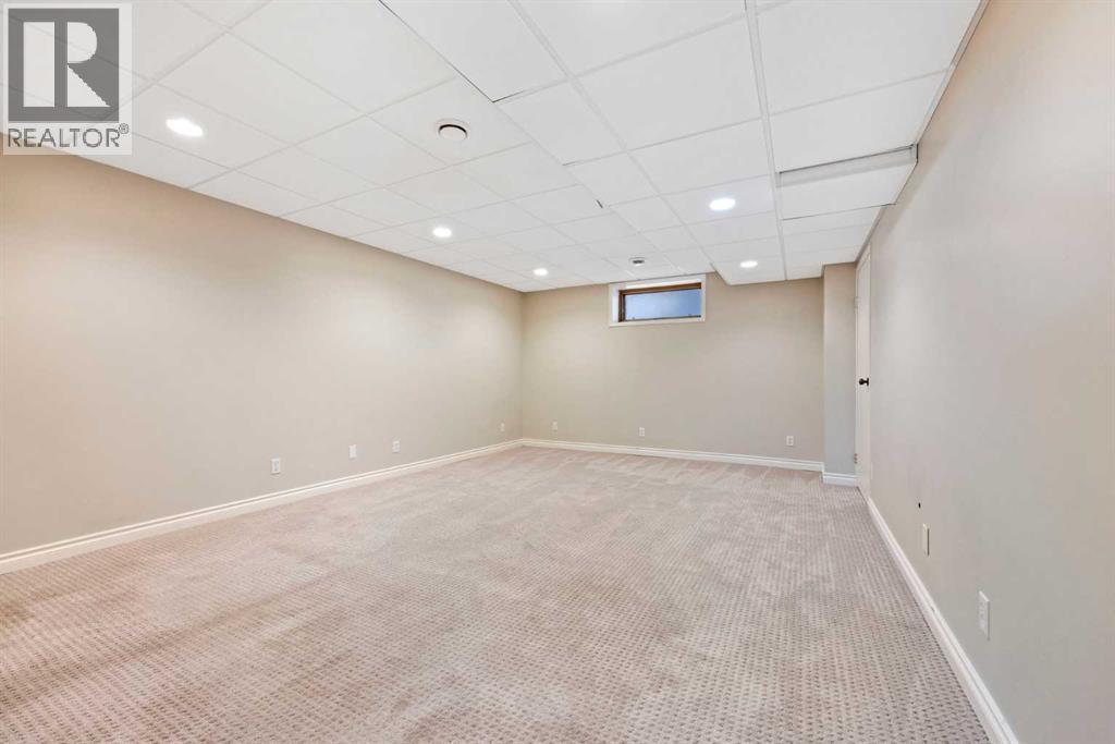 Single Family House for Sale in  Scanlon Green NW Scenic Acres Calgary 