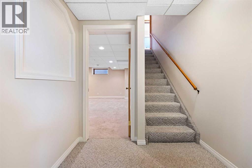 Single Family House for Sale in  Scanlon Green NW Scenic Acres Calgary 