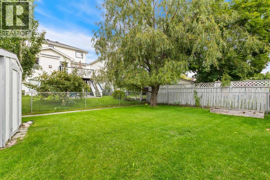 Single Family House for Sale in  Scanlon Green NW Scenic Acres Calgary 