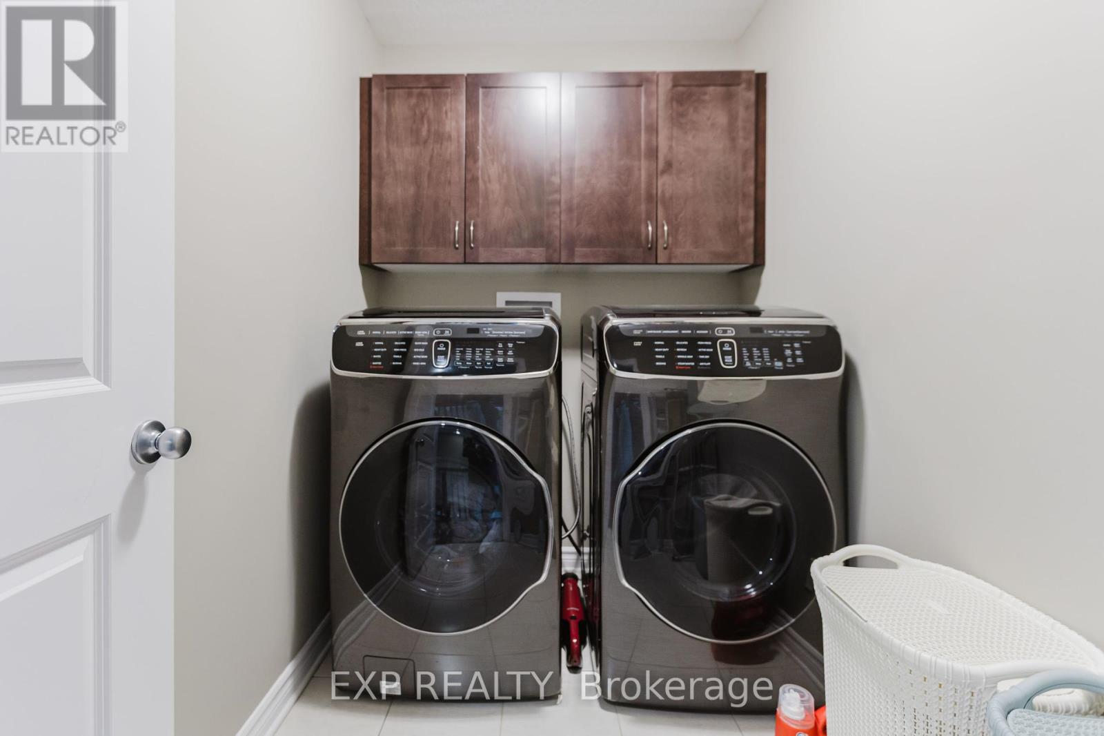 Photo 13 of 39 Clonfadda Terrace, Ottawa ON