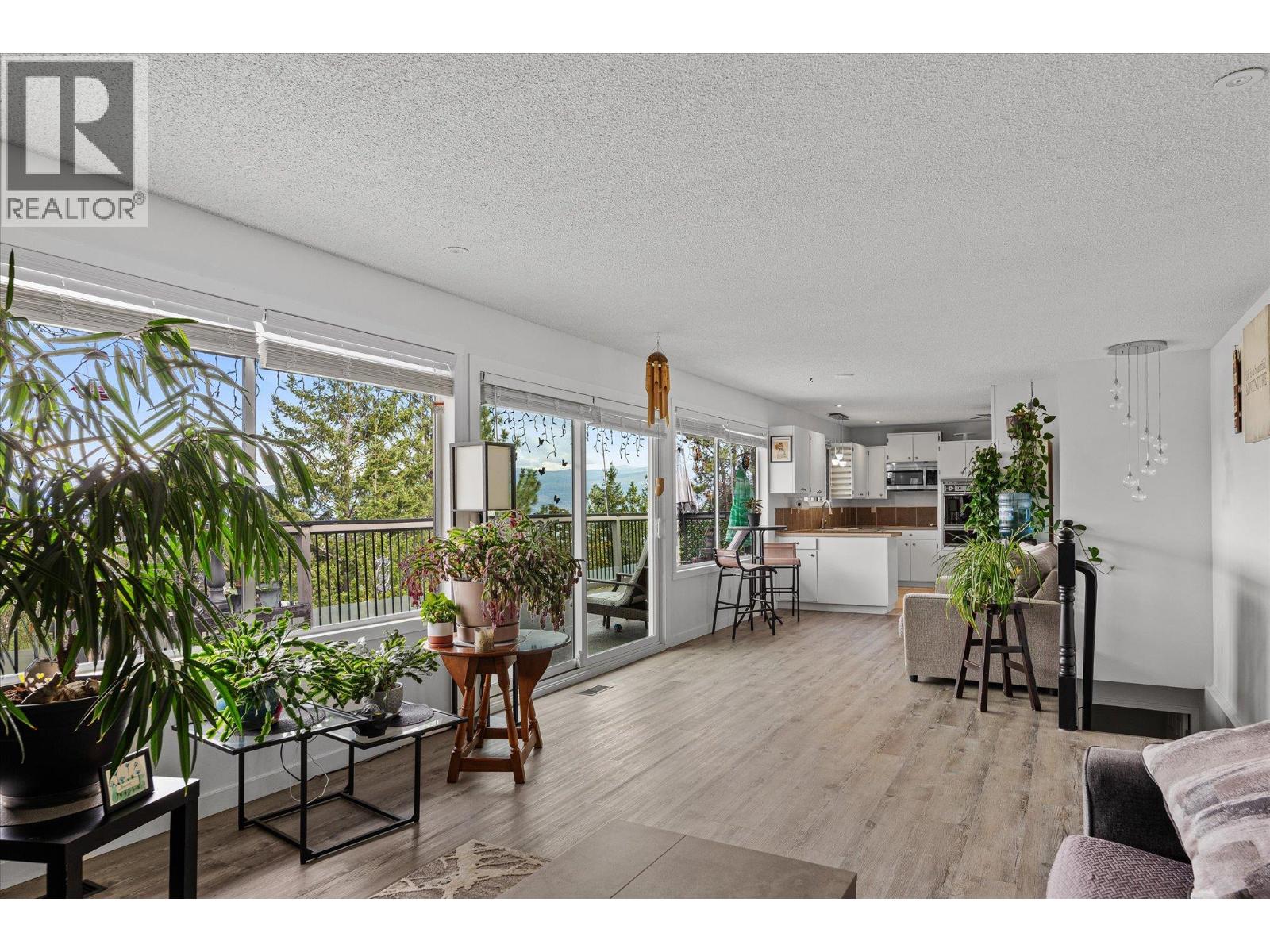  3273 McLeod Road, West Kelowna