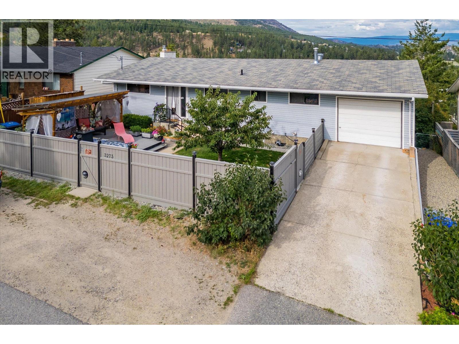  3273 McLeod Road, West Kelowna