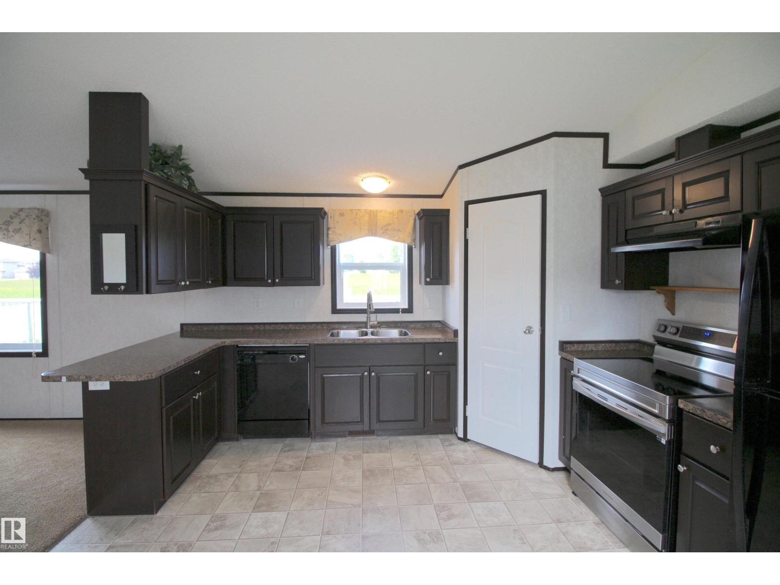 Photo 39 of 41 5220 44 Av, Calmar AB
