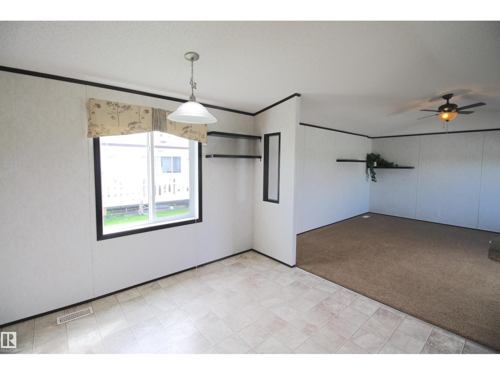 Photo 21 of 41 5220 44 Av, Calmar AB