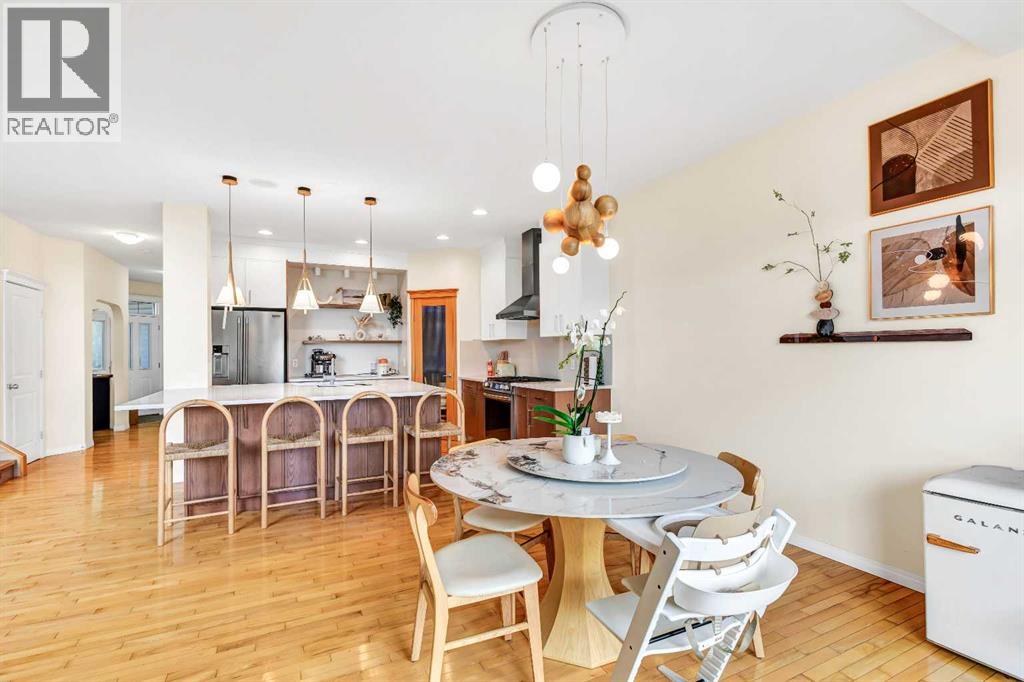 Photo 4 of 511 Cresthaven Place Sw, Calgary AB