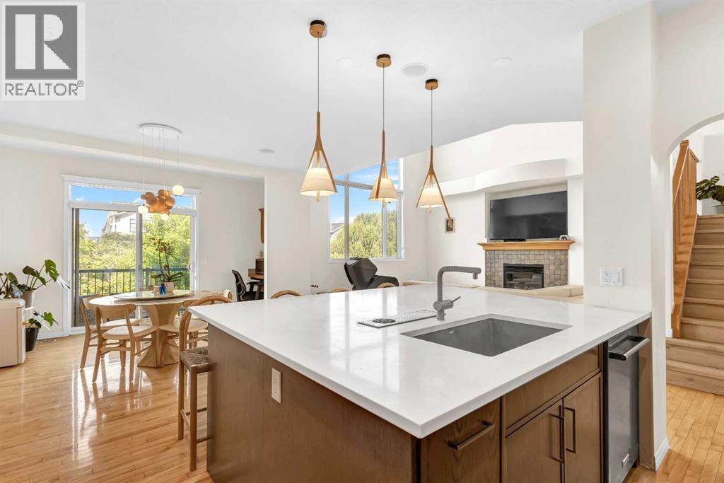 Photo 14 of 511 Cresthaven Place Sw, Calgary AB
