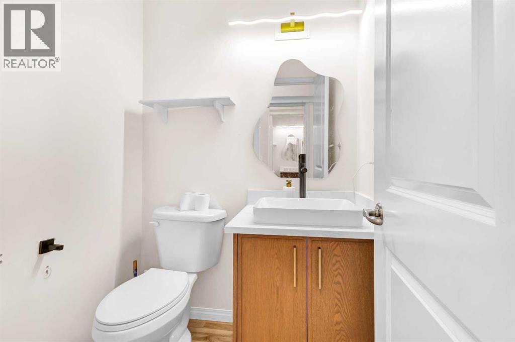 Photo 11 of 511 Cresthaven Place Sw, Calgary AB