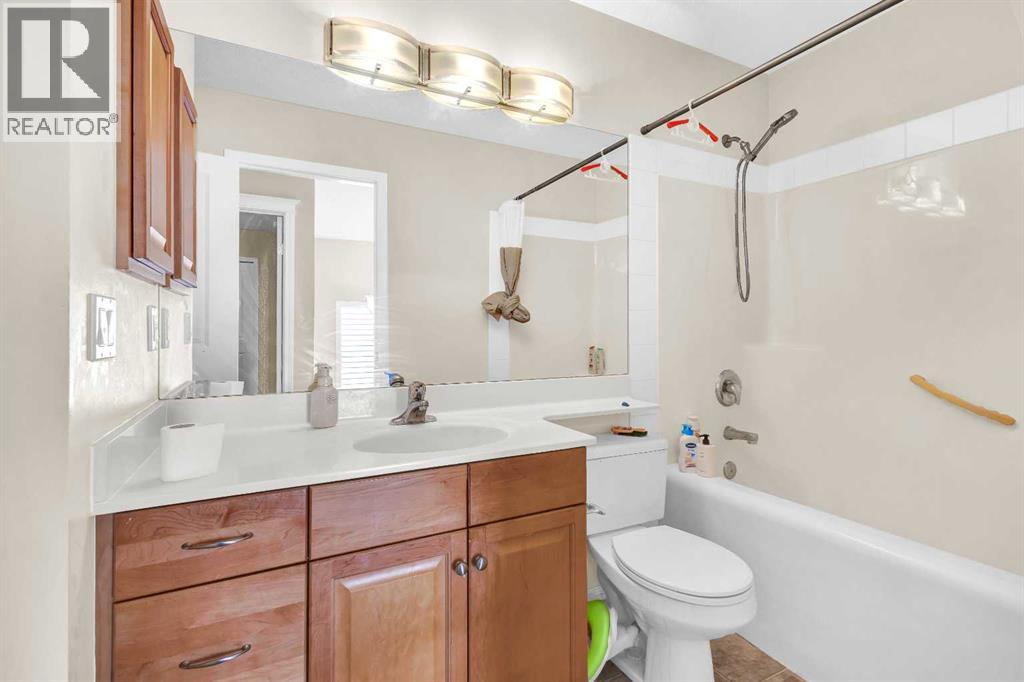 Photo 34 of 511 Cresthaven Place Sw, Calgary AB