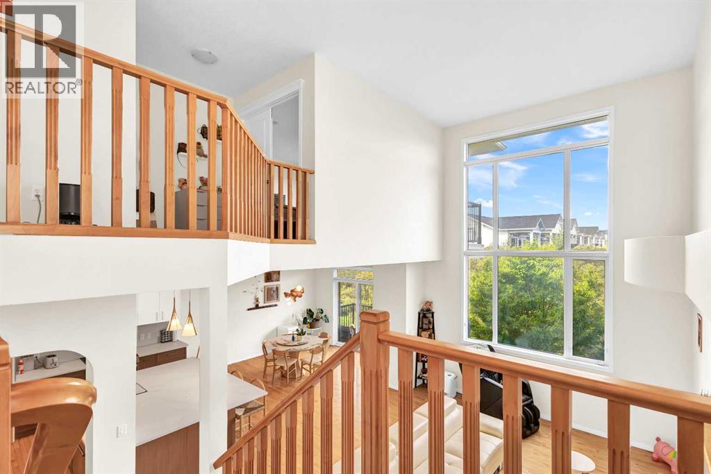 Photo 3 of 511 Cresthaven Place Sw, Calgary AB