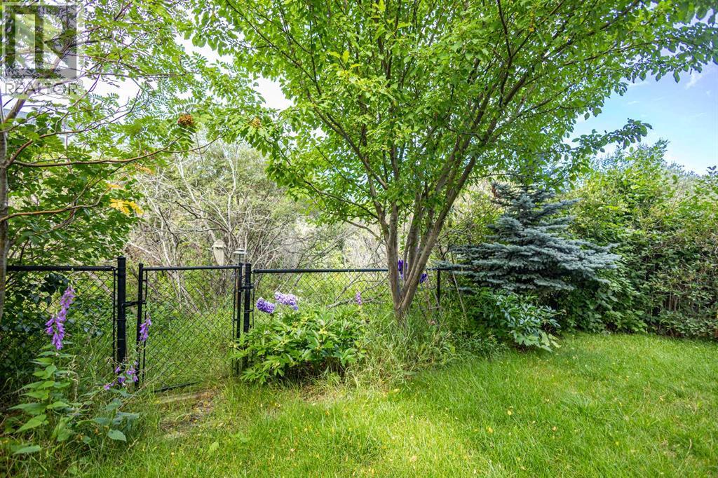 Photo 25 of 511 Cresthaven Place Sw, Calgary AB