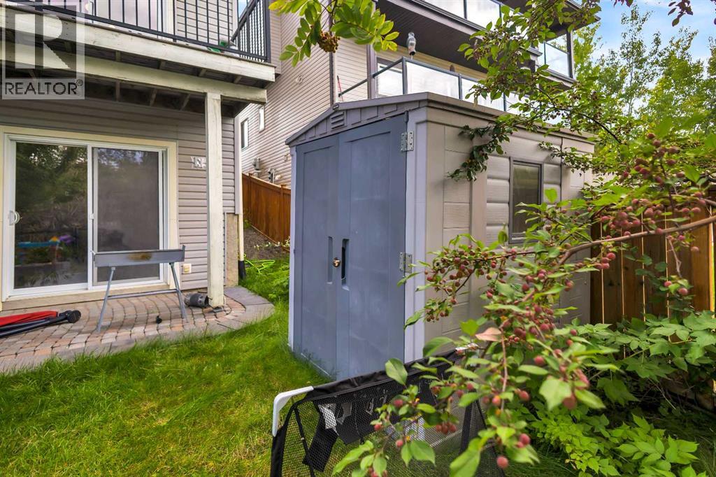 Photo 15 of 511 Cresthaven Place Sw, Calgary AB