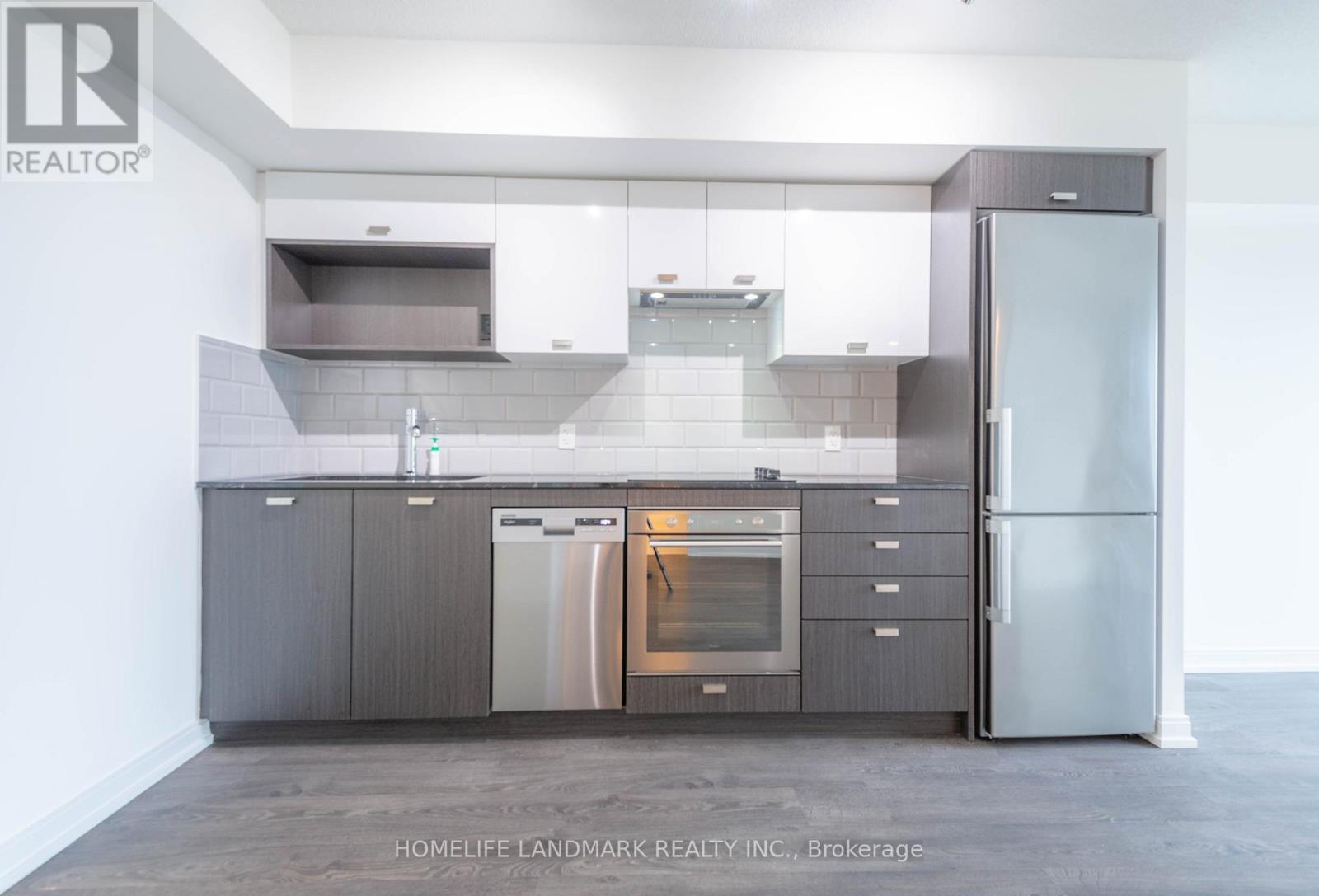Photo 4 of 2618 275 Village Green Square, Toronto ON