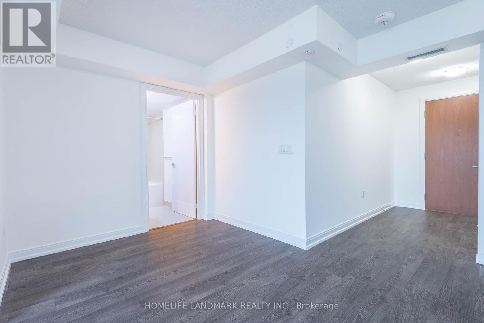 Photo 7 of 2618 275 Village Green Square, Toronto ON