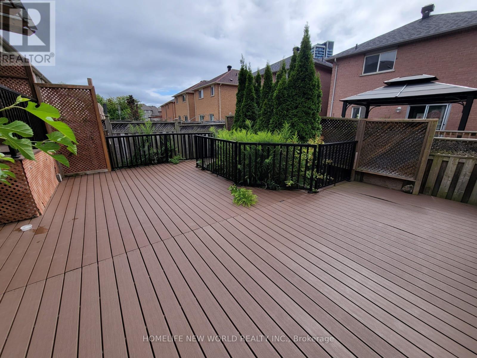 Photo 15 of 43 Selkirk Drive, Richmond Hill ON