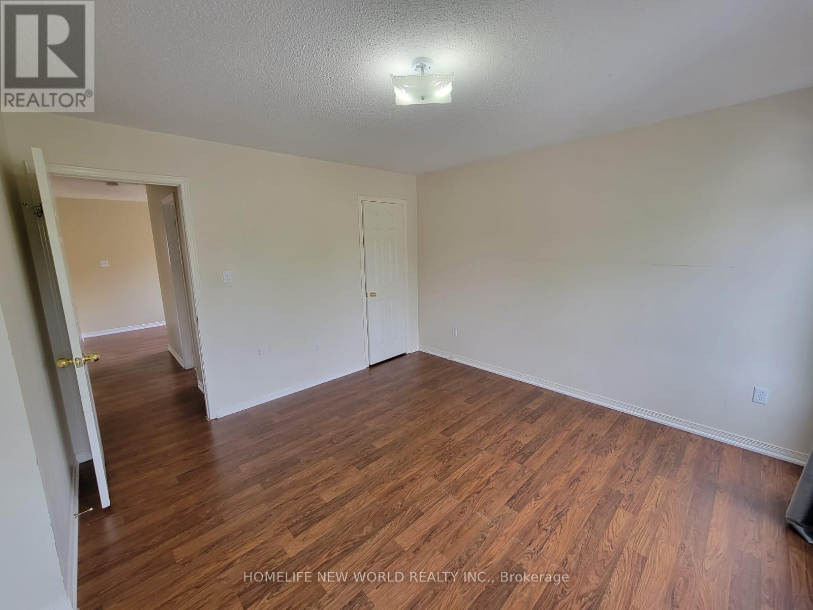 Photo 8 of 43 Selkirk Drive, Richmond Hill ON