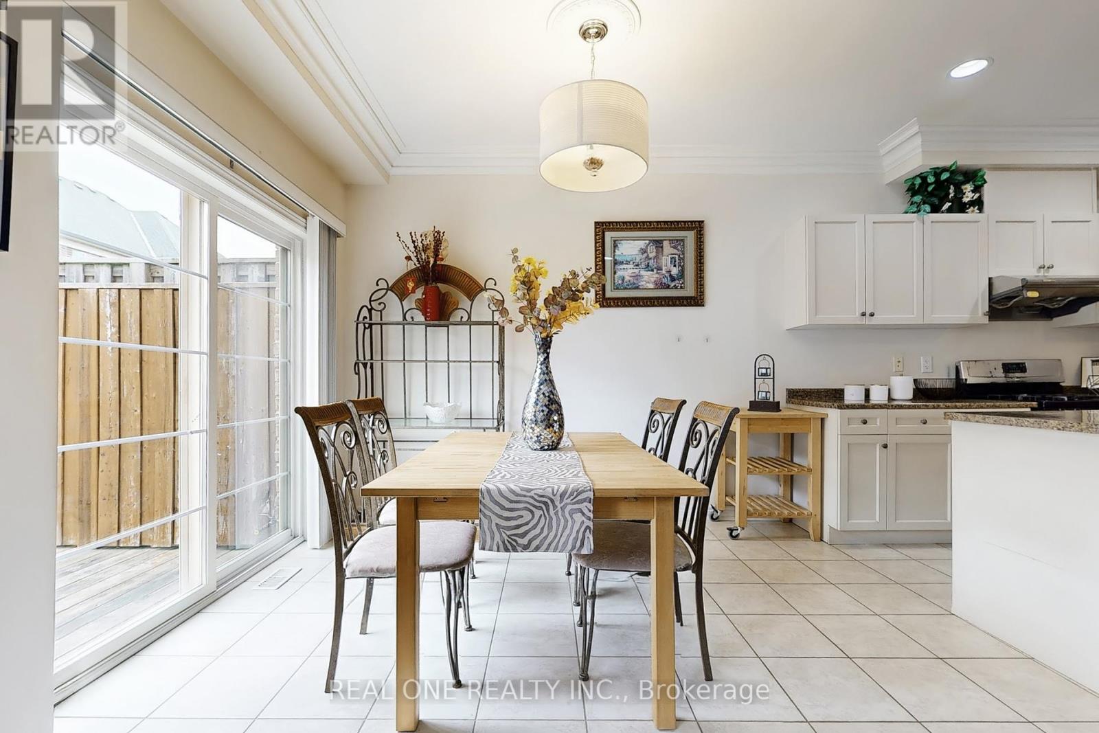 Photo 17 of 26 Kylemore Way, Markham ON