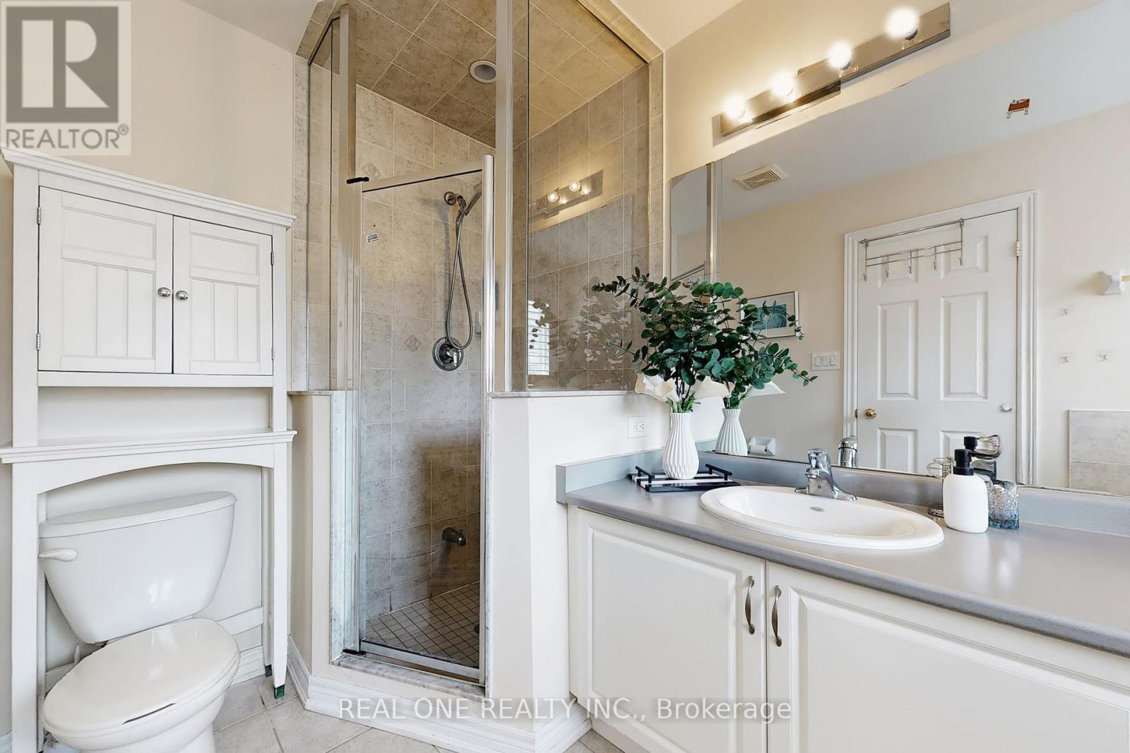 Photo 33 of 26 Kylemore Way, Markham ON