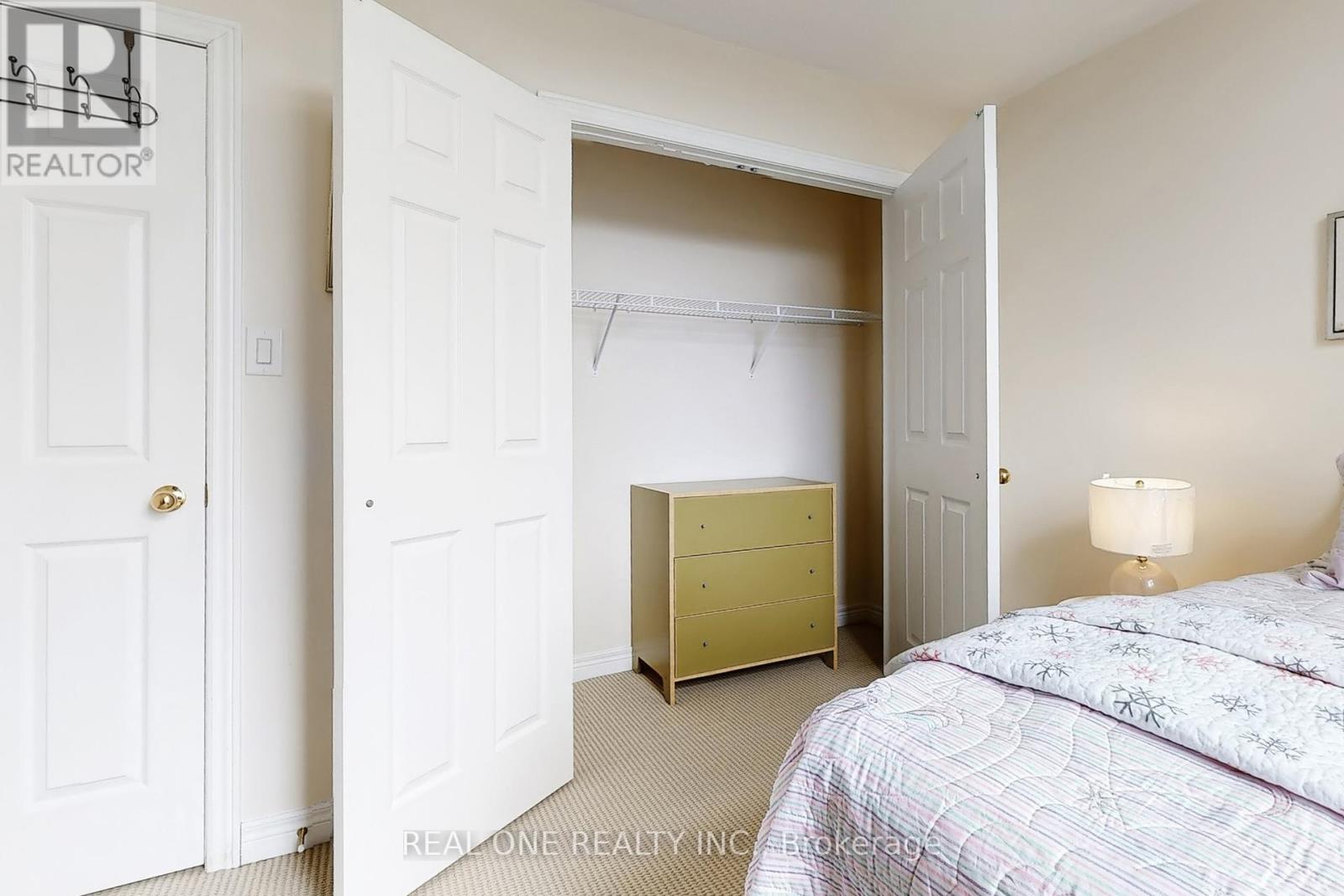 Photo 38 of 26 Kylemore Way, Markham ON