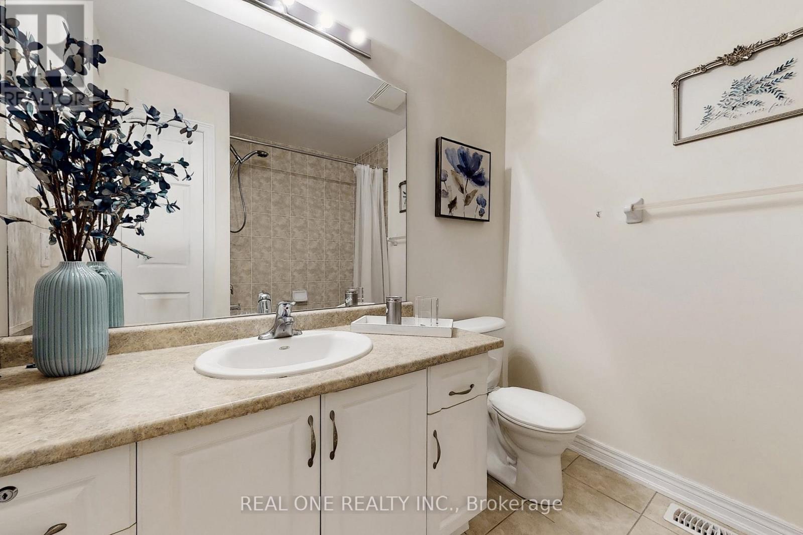 Photo 43 of 26 Kylemore Way, Markham ON