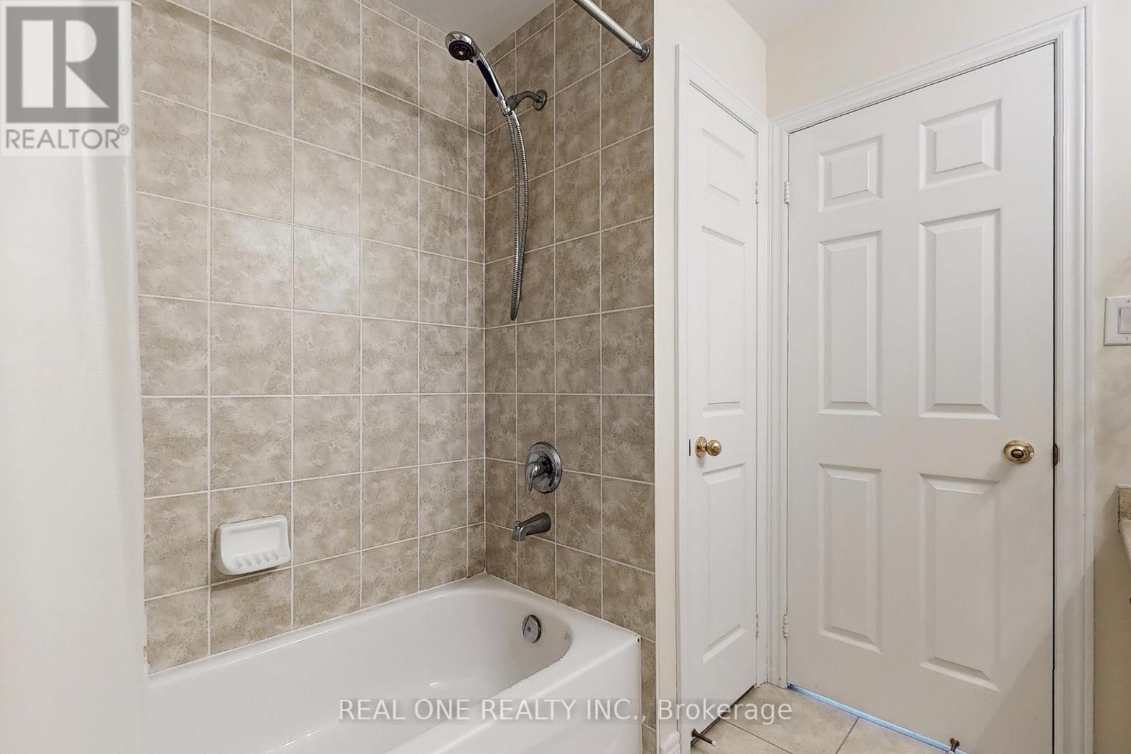 Photo 45 of 26 Kylemore Way, Markham ON