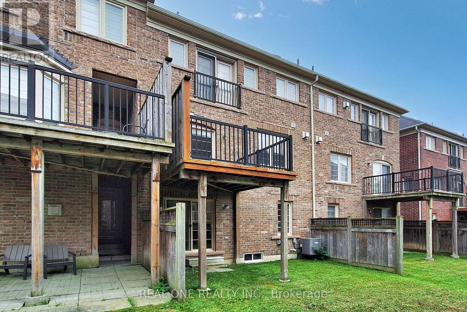 Photo 49 of 26 Kylemore Way, Markham ON
