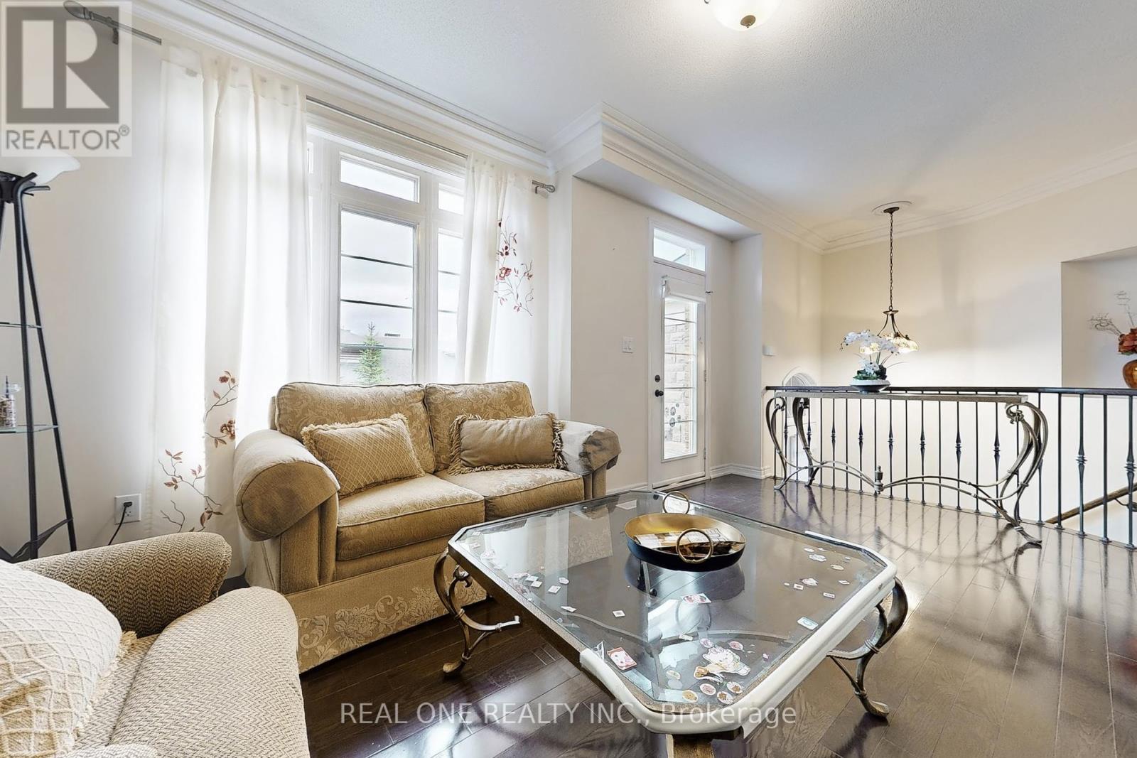 Photo 6 of 26 Kylemore Way, Markham ON