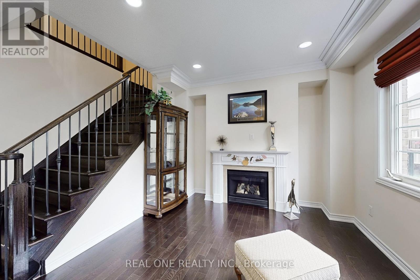 Photo 9 of 26 Kylemore Way, Markham ON