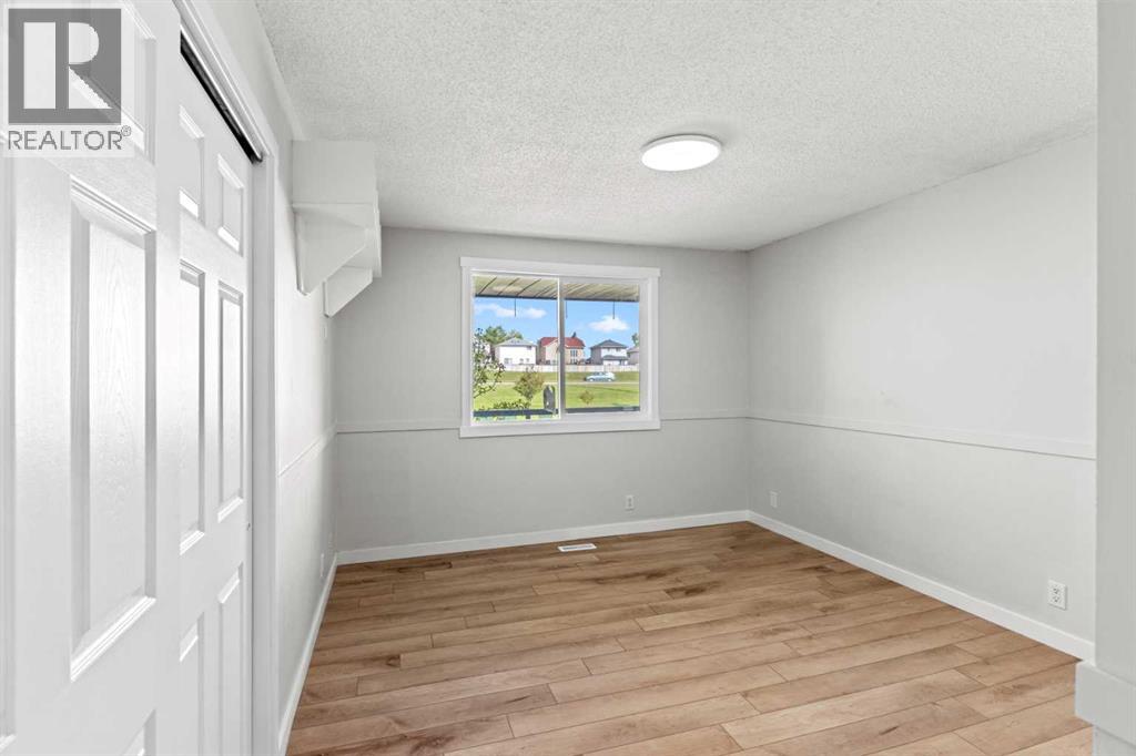 Single Family House Bungalow for Sale in  Templeby Road NE Temple Calgary 