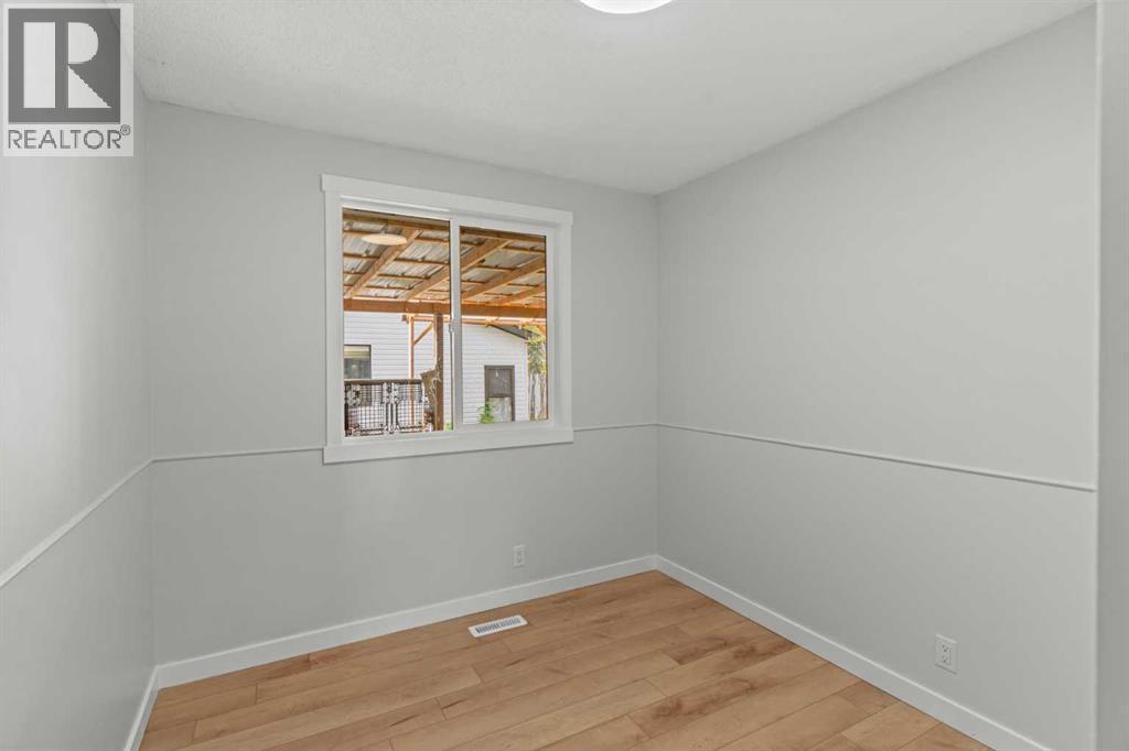 Single Family House Bungalow for Sale in  Templeby Road NE Temple Calgary 
