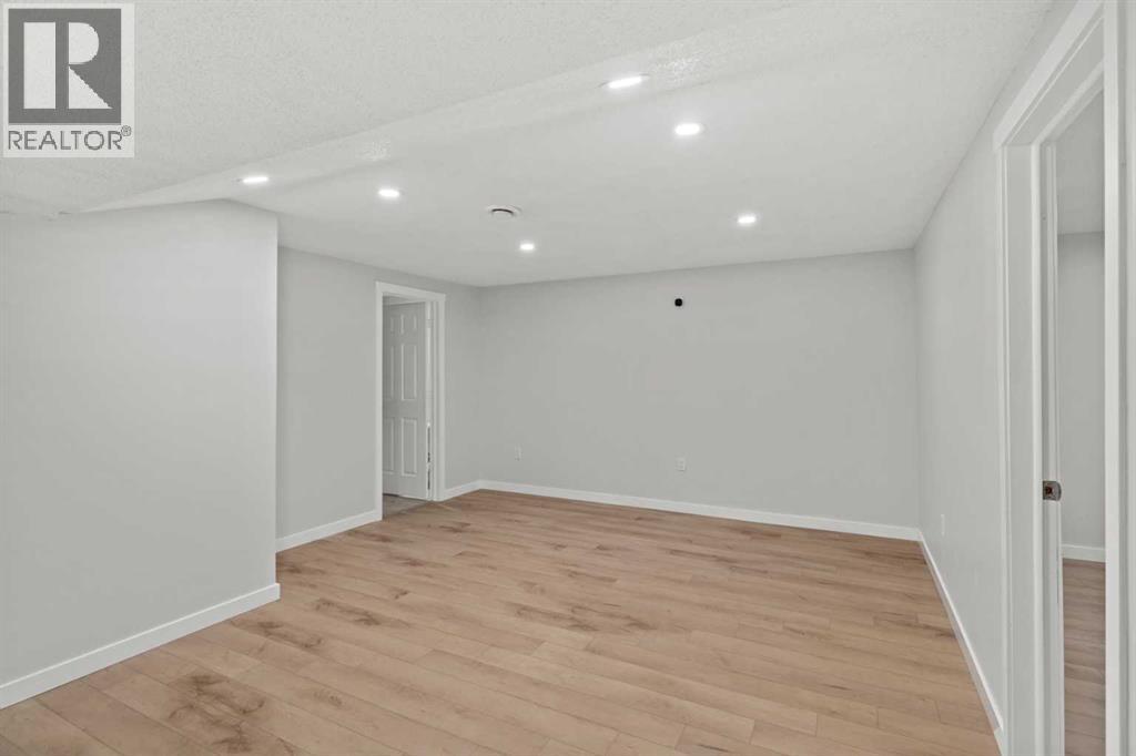 Single Family House Bungalow for Sale in  Templeby Road NE Temple Calgary 