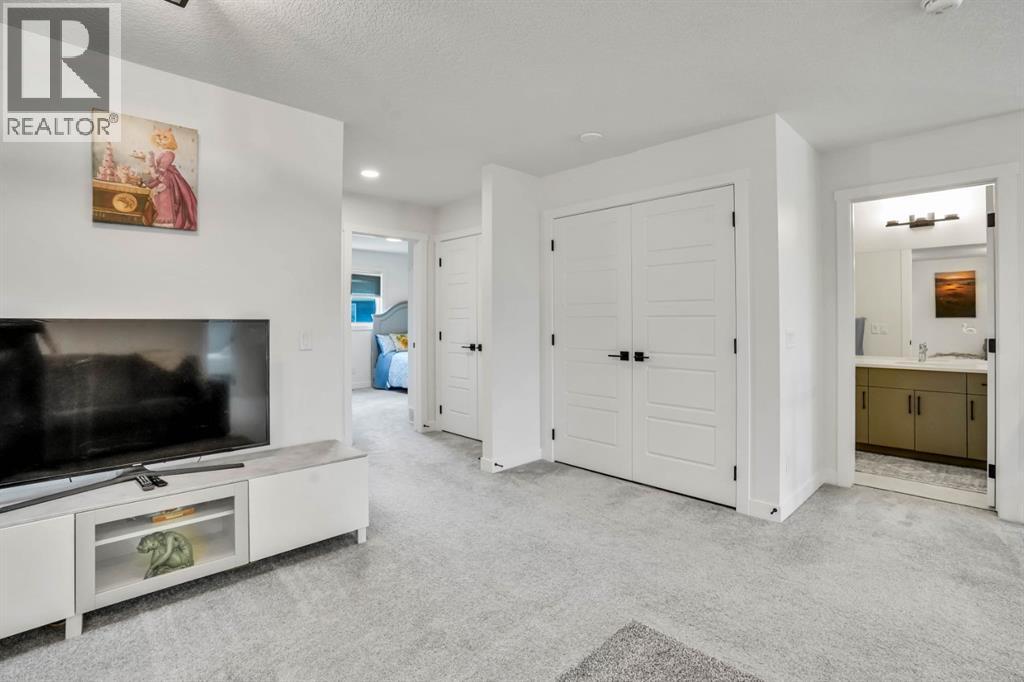 Photo 20 of 353 Walcrest View Se, Calgary AB