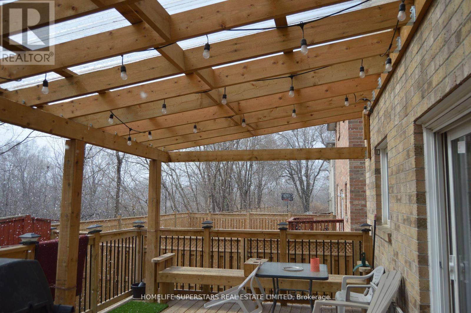 Photo 7 of 44 York Street W, Mississauga ON