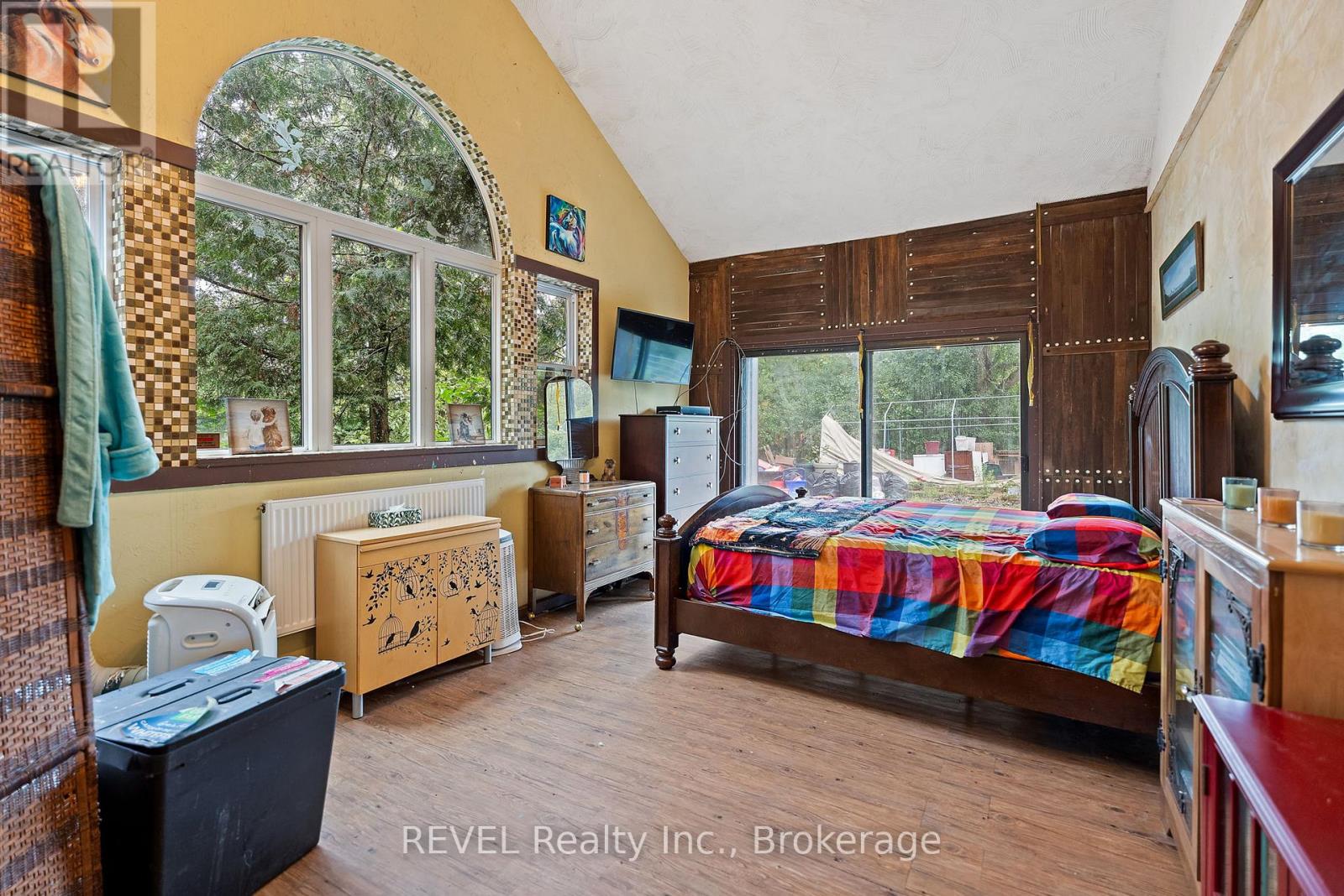 Photo 11 of 9580 Lincoln Street, Niagara Falls ON