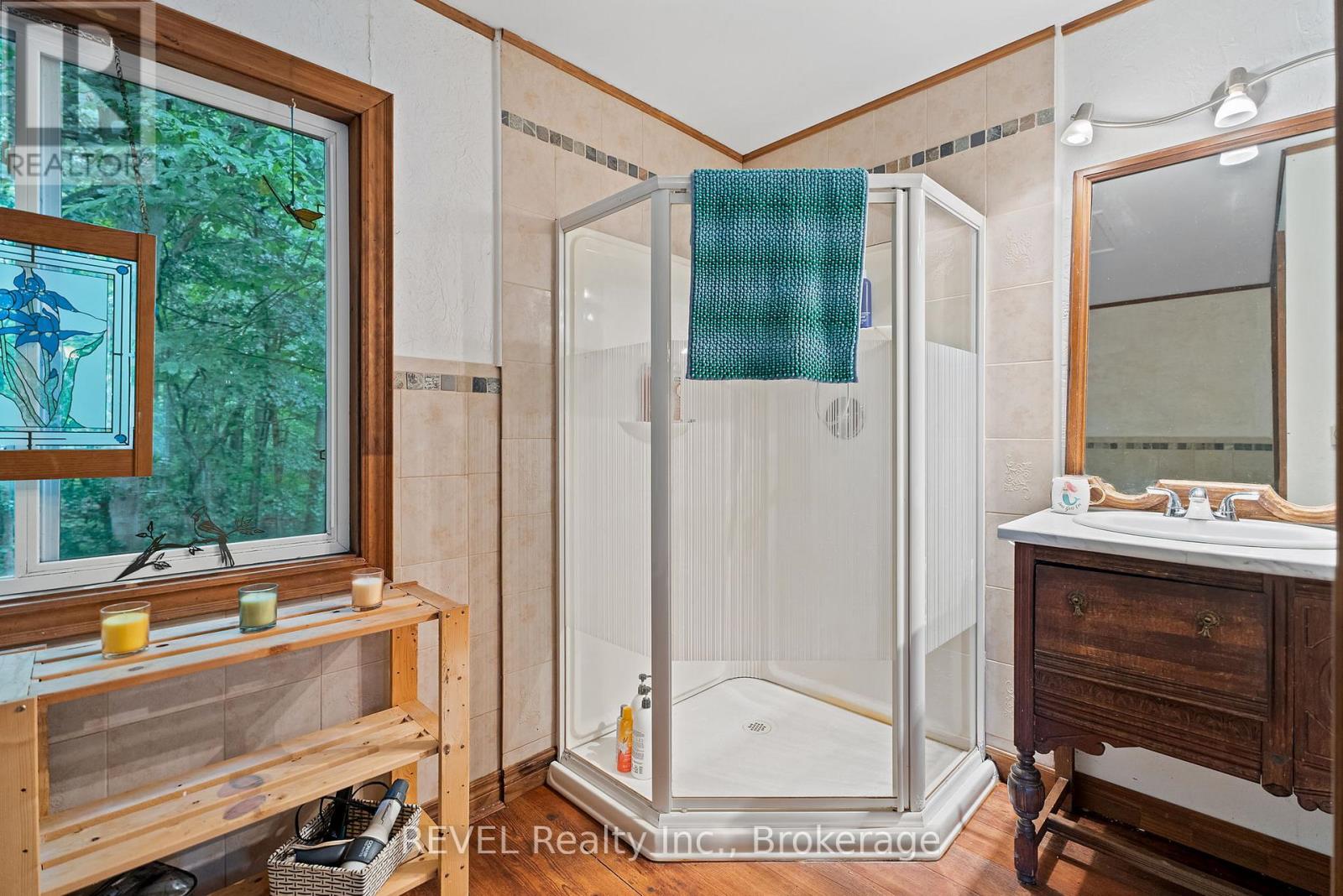 Photo 17 of 9580 Lincoln Street, Niagara Falls ON