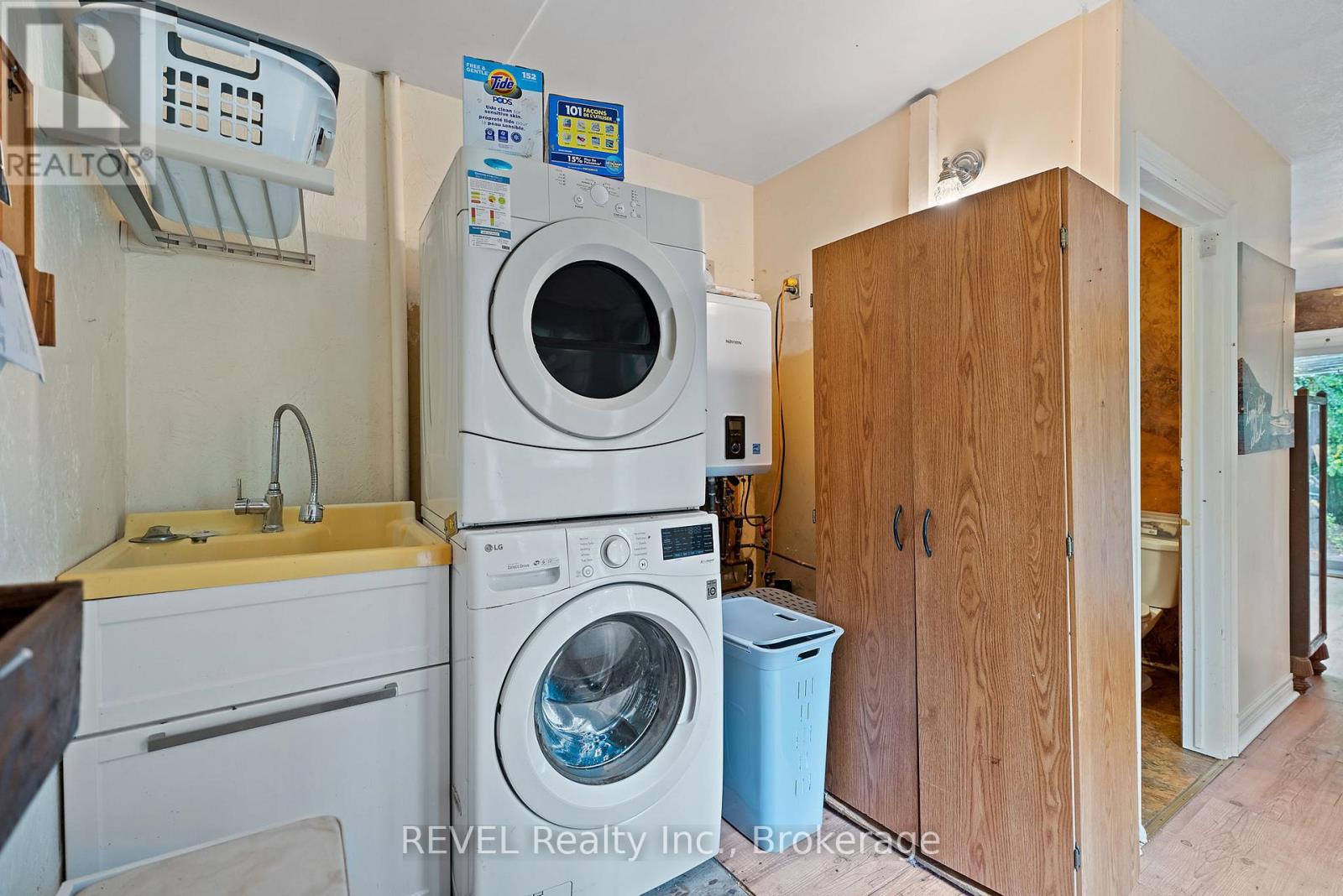 Photo 18 of 9580 Lincoln Street, Niagara Falls ON