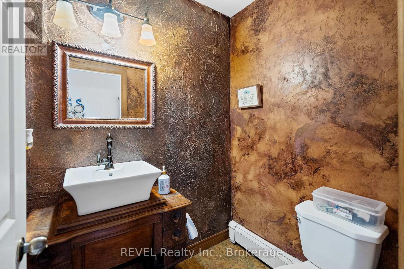 Photo 9 of 9580 Lincoln Street, Niagara Falls ON