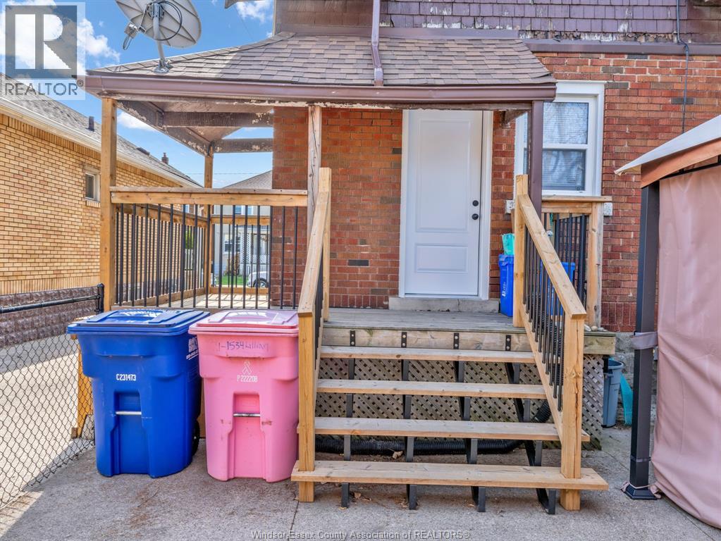 Photo 24 of 1534 Lillian, Windsor ON