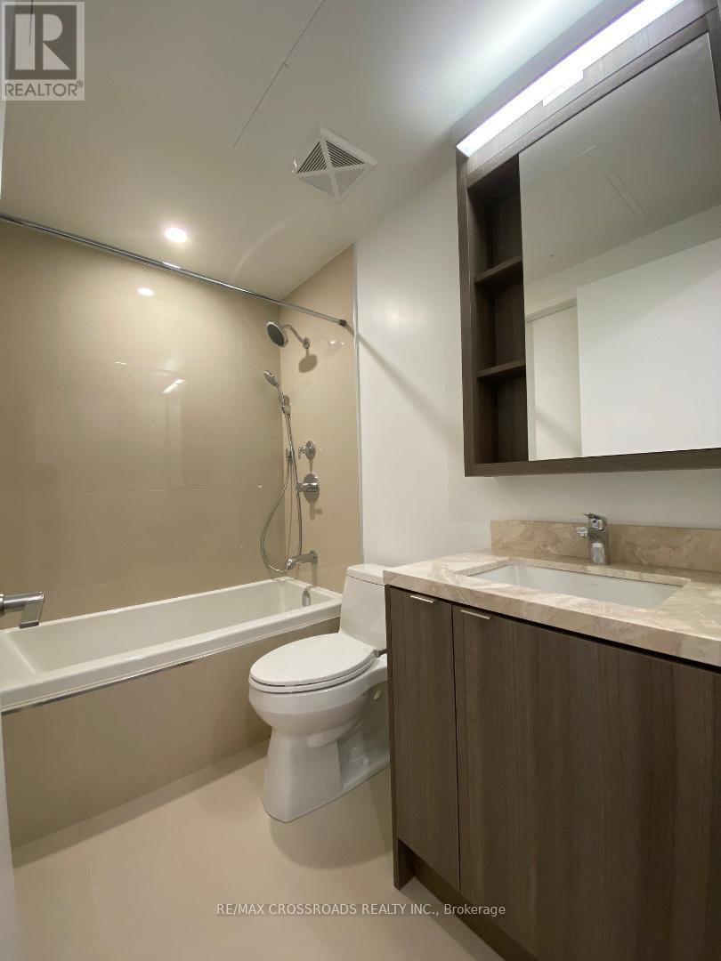 Photo 11 of 903 115 Blue Jays Way, Toronto ON