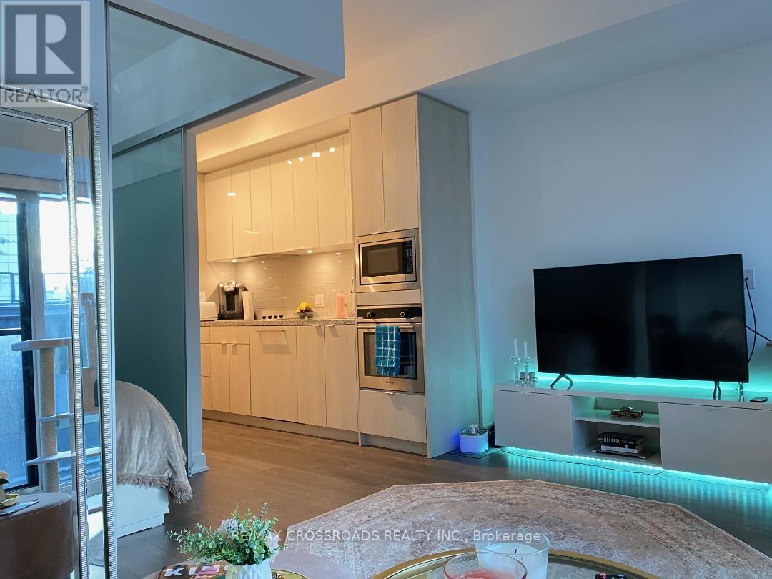 Photo 7 of 903 115 Blue Jays Way, Toronto ON
